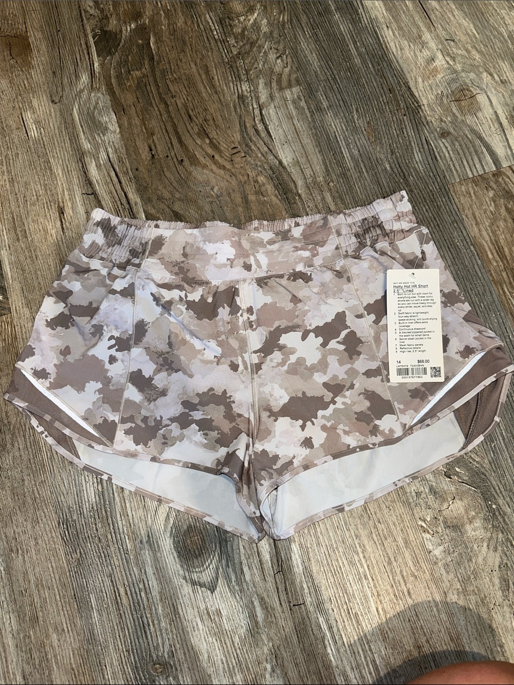 Lululemon Hotty Hot High-Rise Short 2.5"
Thawed Camo Warm Ash Grey Multi / Zen
